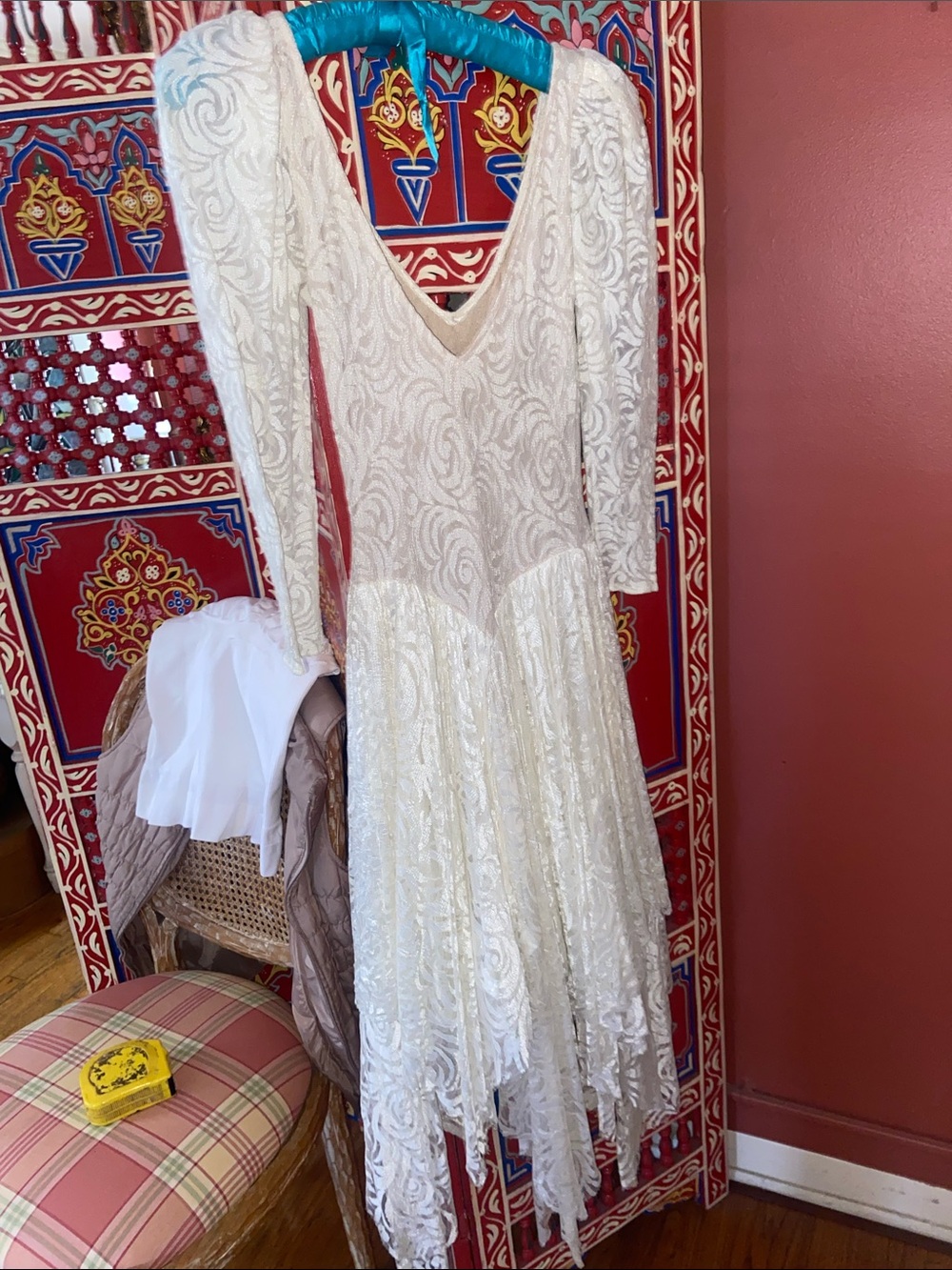 Tammy Faye Wedding Dress Inspired Vintage Ivory Lace Long-Sleeve V-Neck Dress